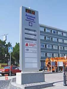 Pylon Ärztehaus Koblenz von A1 Werbeprofi