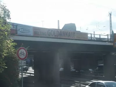 Reklameflaeche Werbeflaeche Eisenbahnbruecke Am Woellershof Koblenz Loehr Center