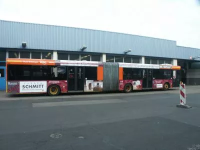 Bus-Beschriftung Digitaldruck und Schutzlaminat von A1 Werbeprofi Bus-Beschriftung Digitaldruck und Schutzlaminat von A1 Werbeprofi