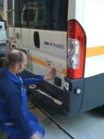 Transporterbeschriftung im Digitaldruck auf Folie im Detail von ihrem Profi Transporterbeschriftung im Digitaldruck auf Folie im Detail von ihrem Profi