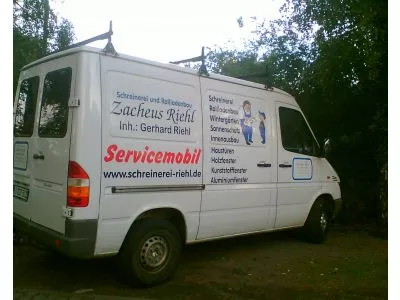 Transporterbeschriftung im Digitaldruck und Folienschriften von ihrem Profi Transporterbeschriftung im Digitaldruck und Folienschriften von ihrem Profi